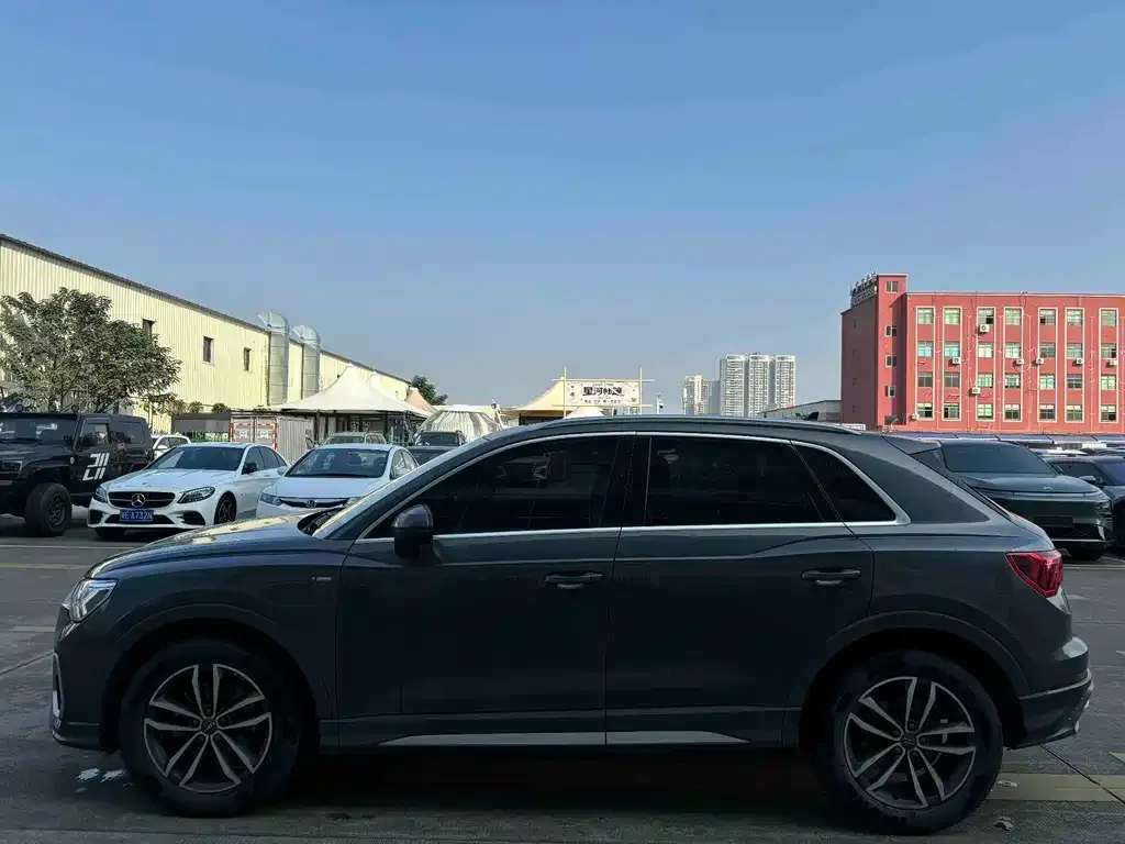 Audi Q3 2021 из CN, фото 5