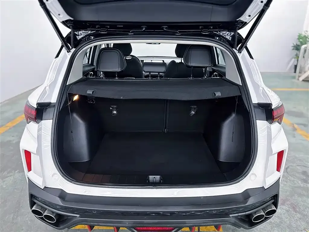 Geely Binyue 2022 из CN, фото 2