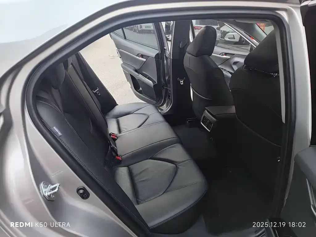 Toyota Camry 2023 из CN, фото 2