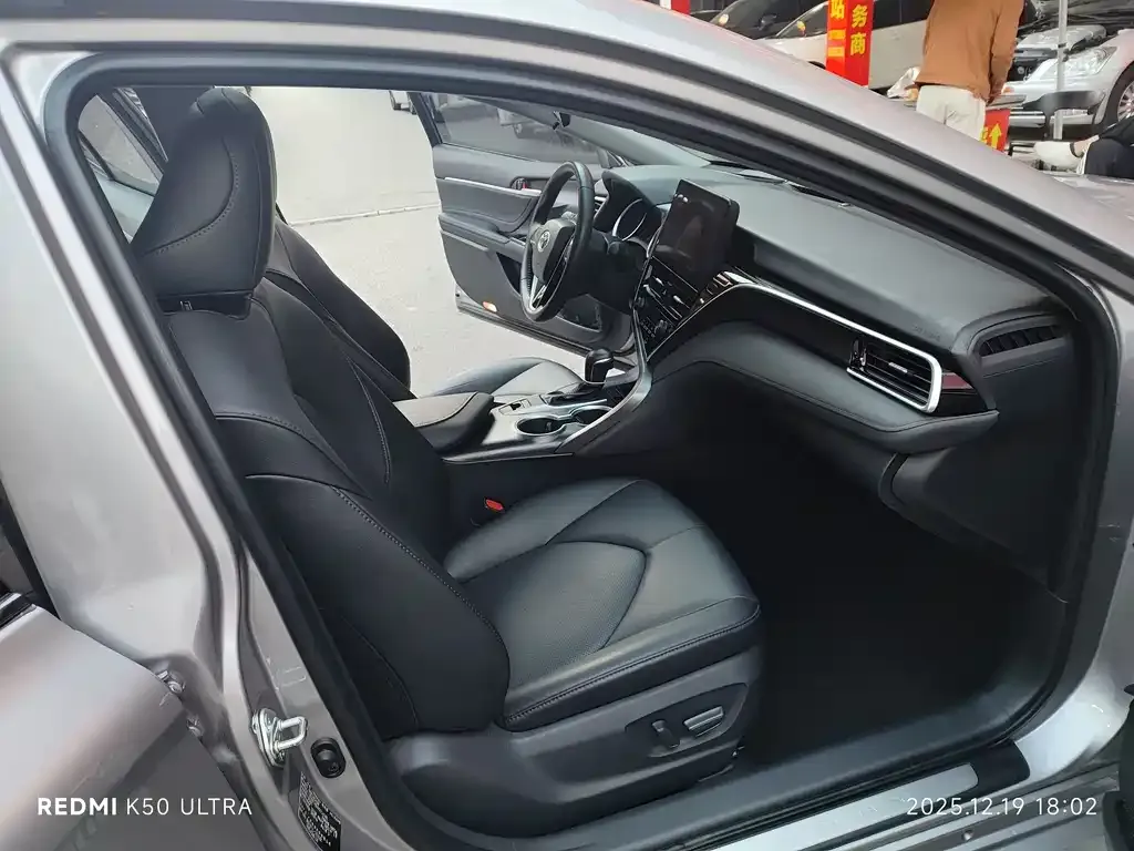 Toyota Camry 2023 из CN, фото 4