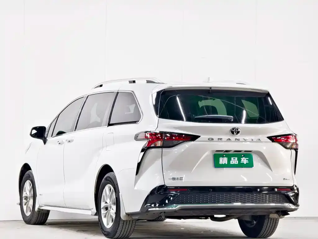 Toyota Granvia 2024 из CN, фото 7