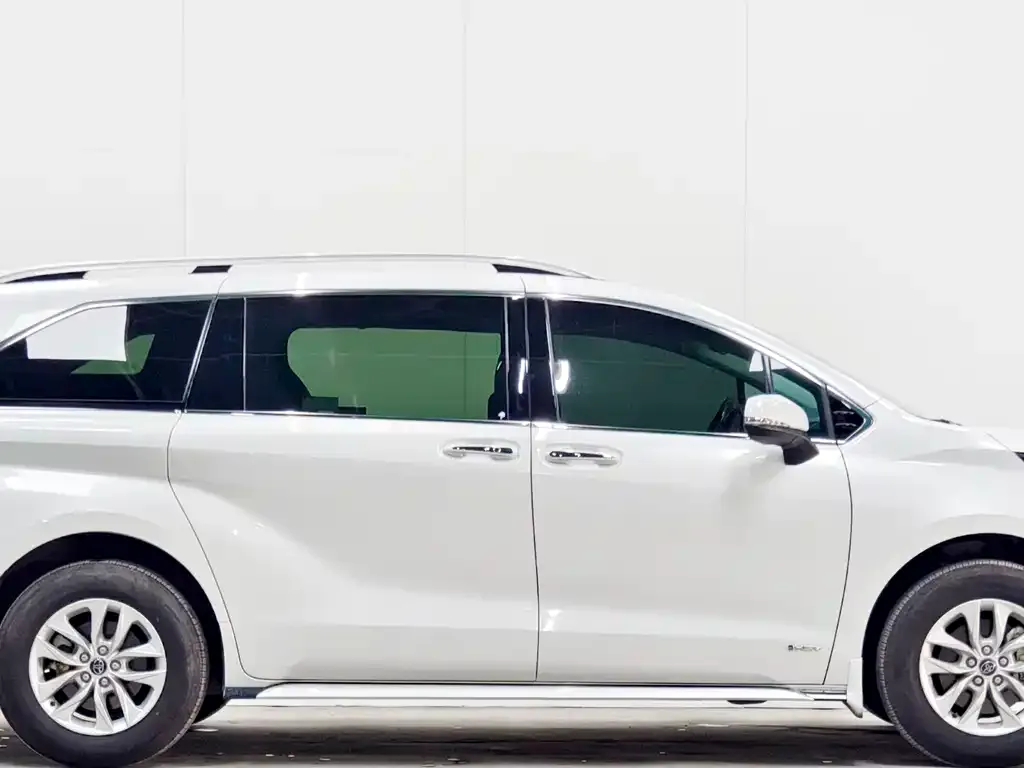 Toyota Granvia 2024 из CN, фото 6