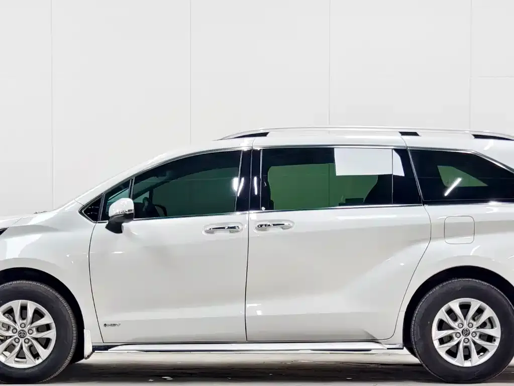 Toyota Granvia 2024 из CN, фото 4