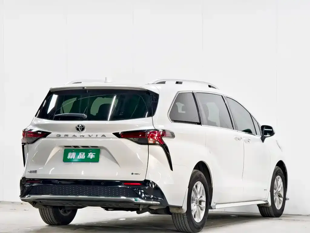 Toyota Granvia 2024 из CN, фото 9