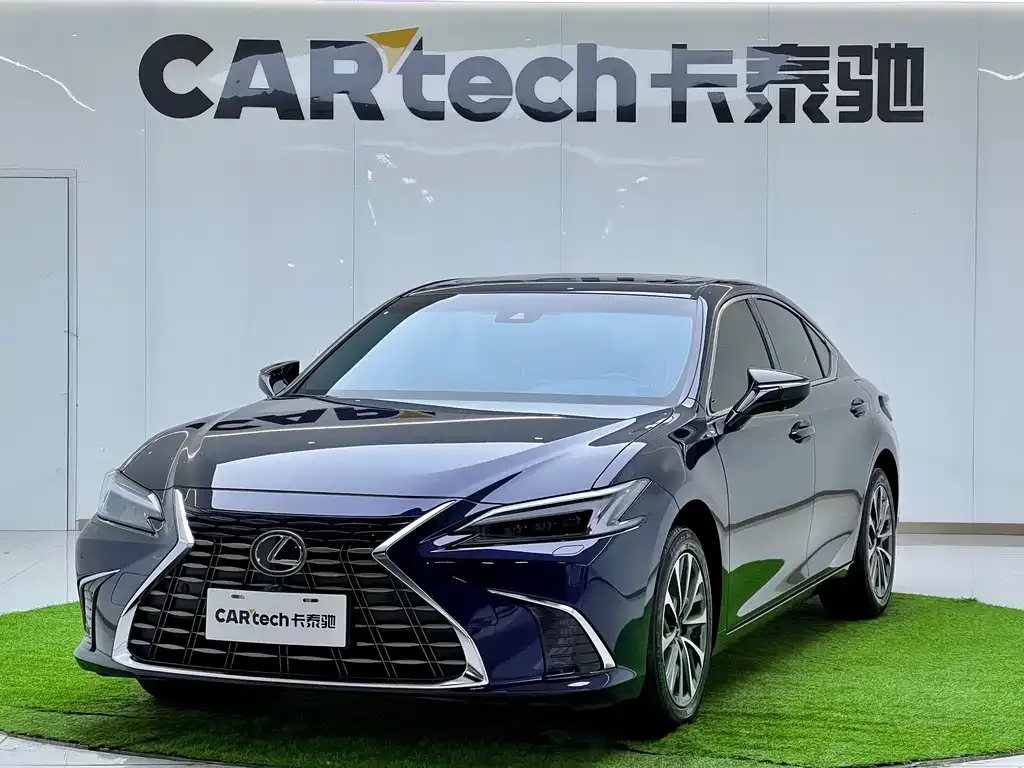Lexus ES — фото 1