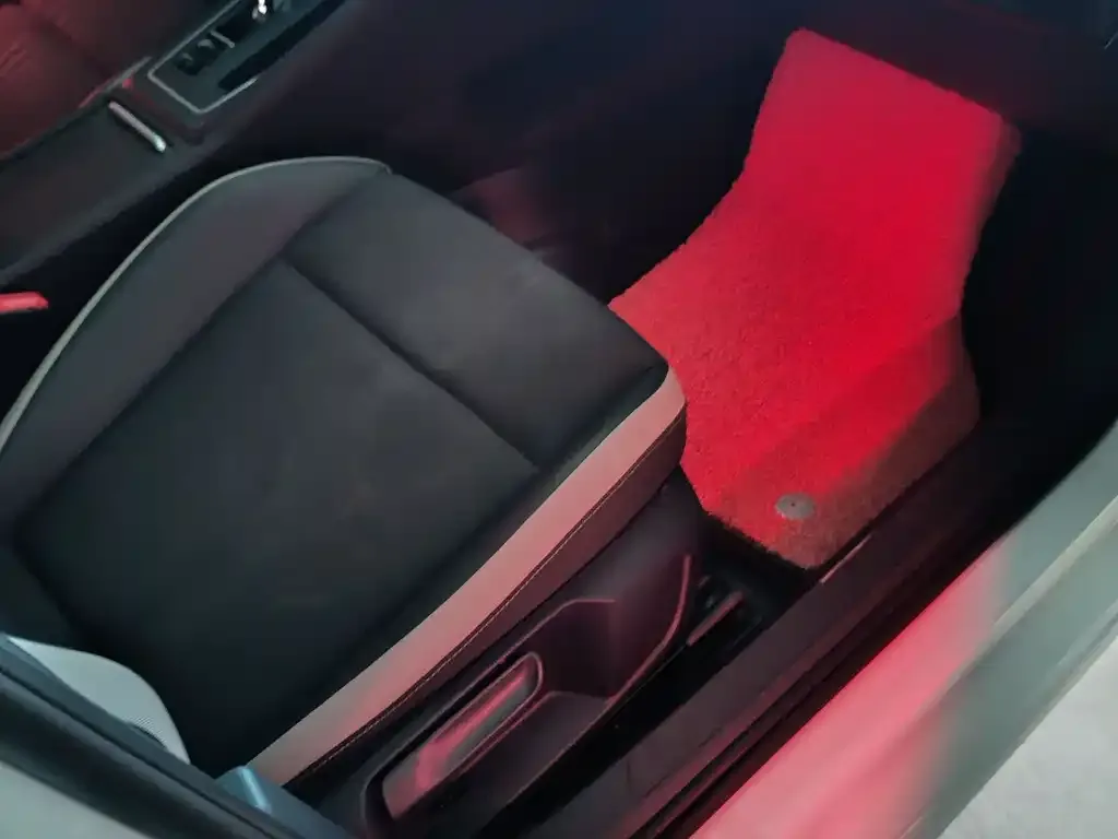 Volkswagen Golf 2023 из CN, фото 4