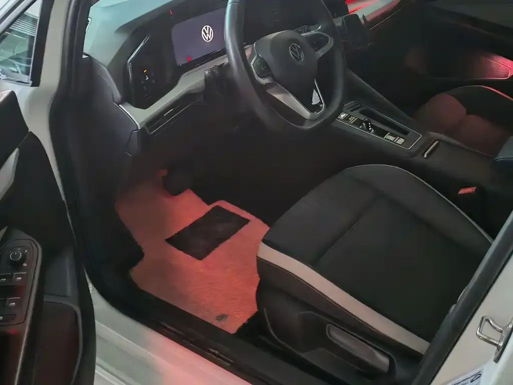 Volkswagen Golf 2023 из CN, фото 6