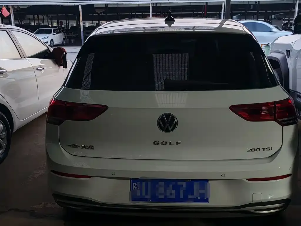 Volkswagen Golf 2023 из CN, фото 8