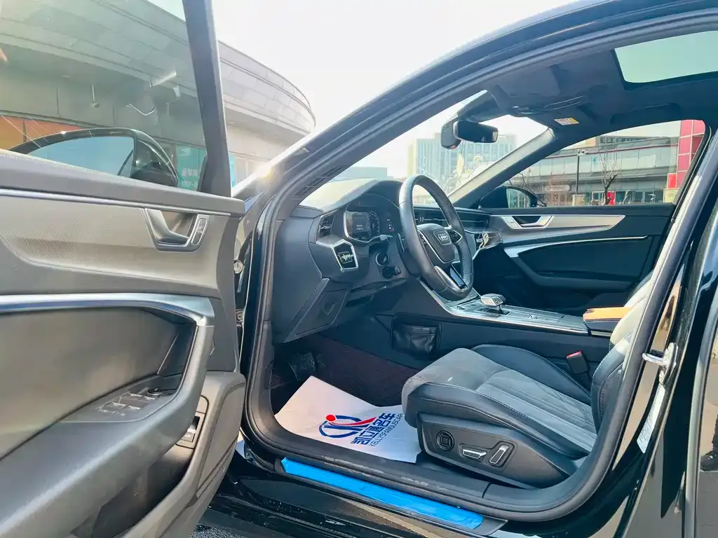 Audi A6L 2023 из CN, фото 3