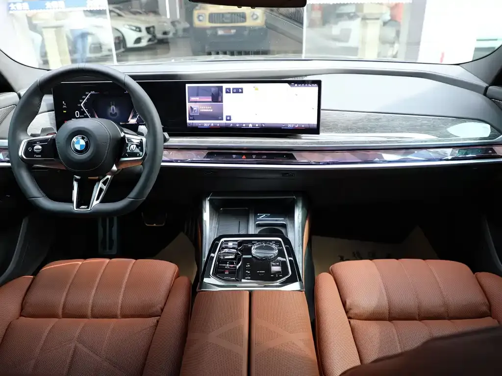 BMW 7 Series 2024 из CN, фото 7