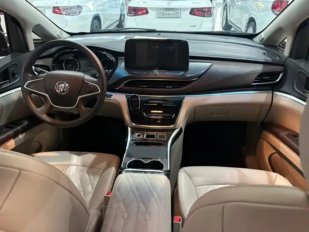 Buick GL8 2022 из CN, фото 2