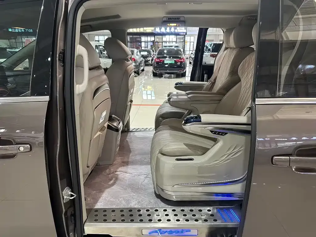 Buick GL8 2022 из CN, фото 5