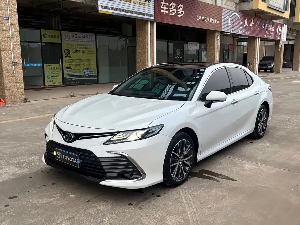 Toyota Camry 2023 из CN, фото 1