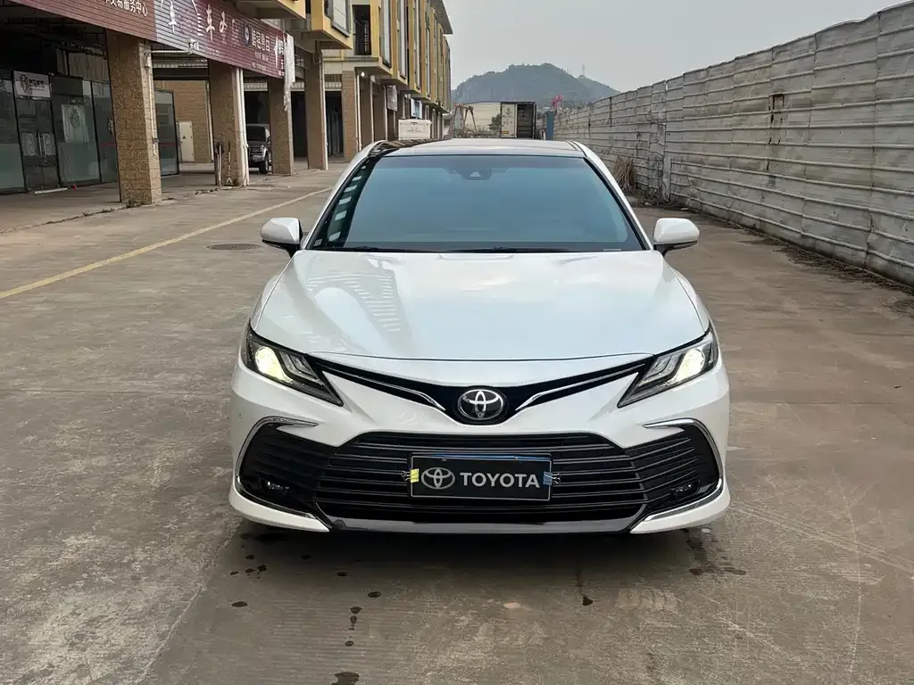 Toyota Camry 2023 из CN, фото 2