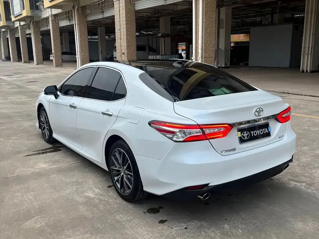 Toyota Camry 2023 из CN, фото 4
