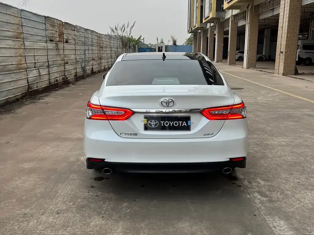 Toyota Camry 2023 из CN, фото 5