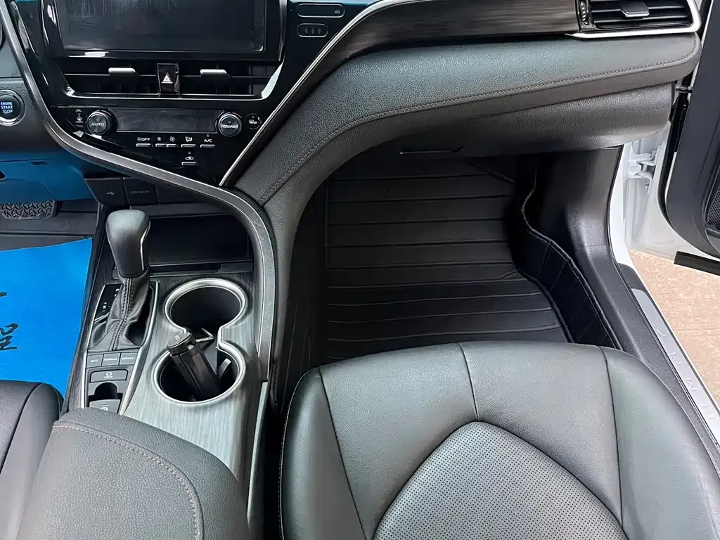 Toyota Camry 2023 из CN, фото 7