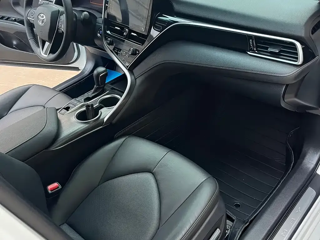 Toyota Camry 2023 из CN, фото 8