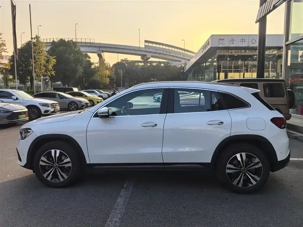 Mercedes-Benz GLA 2023 из CN, фото 2