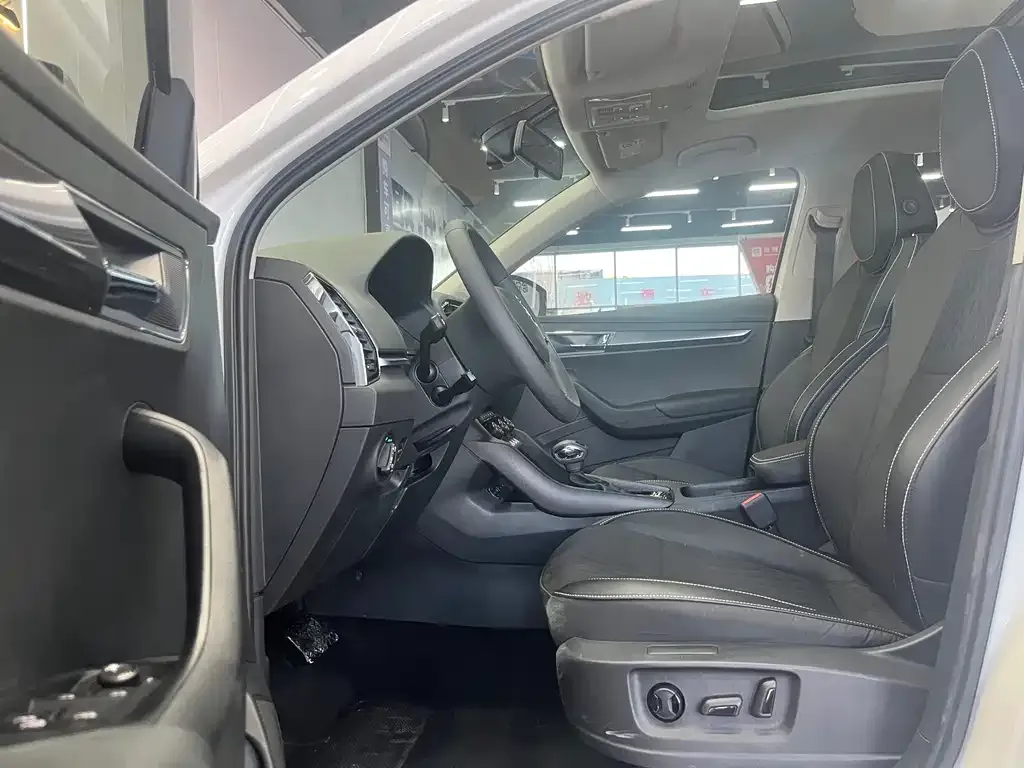 Skoda Karoq 2021 из CN, фото 3