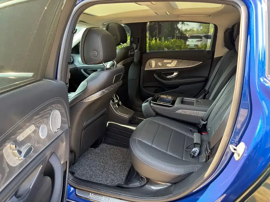 Mercedes-Benz E-Class 2022 из CN, фото 2