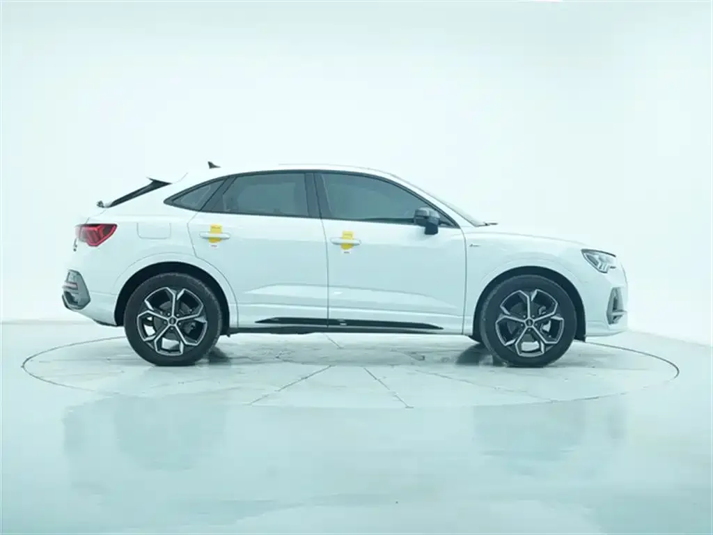 Audi Q3 Sportback 2024 из CN, фото 4