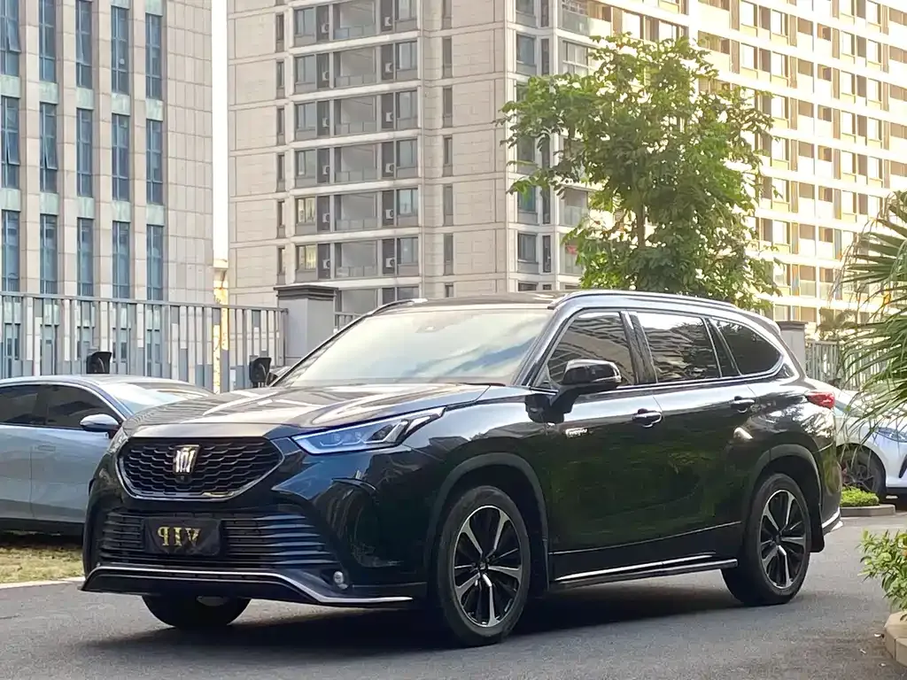 Toyota Crown Kluger 2023 из CN, фото 1