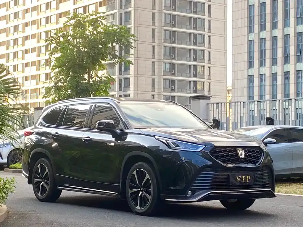 Toyota Crown Kluger 2023 из CN, фото 8