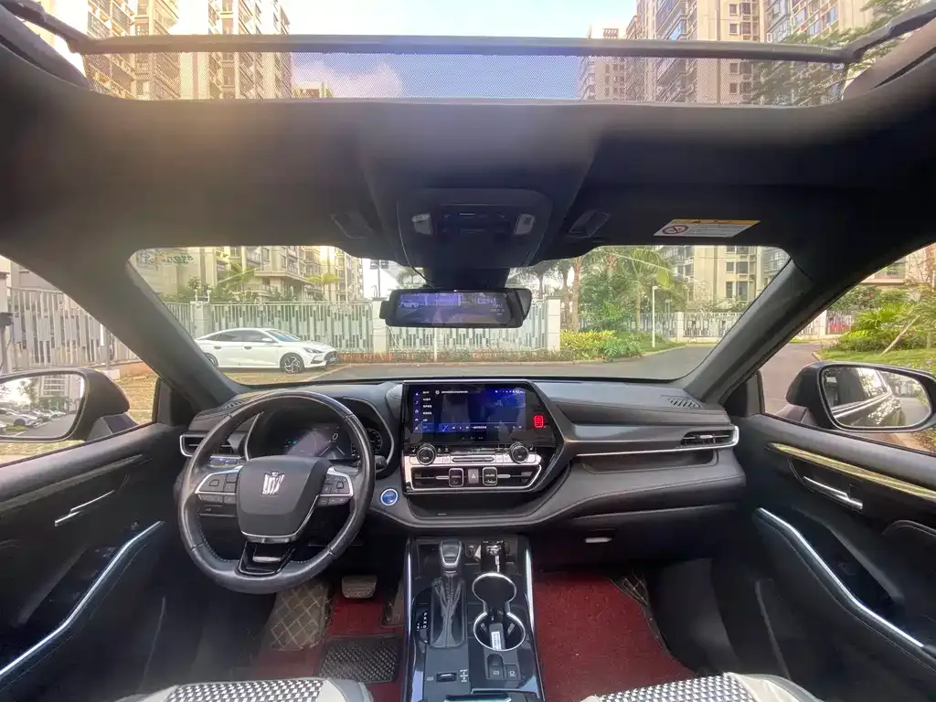 Toyota Crown Kluger 2023 из CN, фото 6
