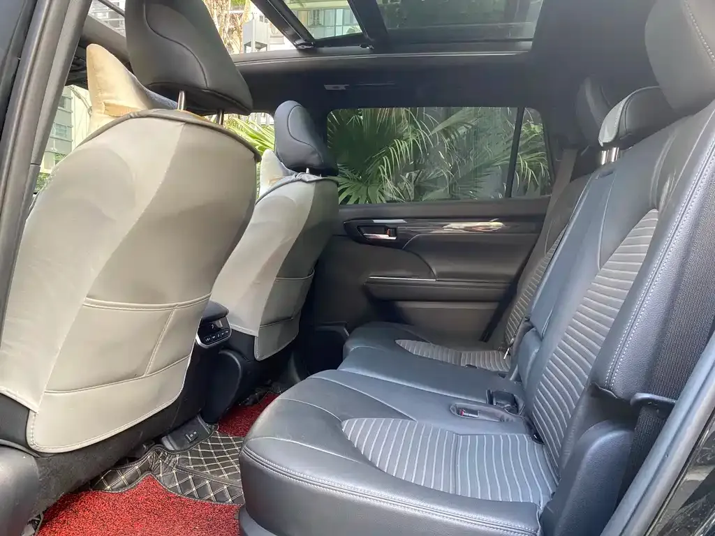 Toyota Crown Kluger 2023 из CN, фото 2