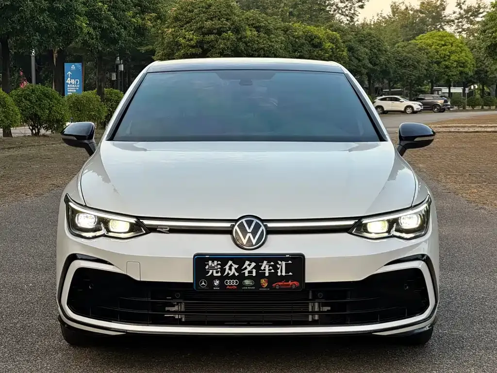 Volkswagen Golf 2024 из CN, фото 3