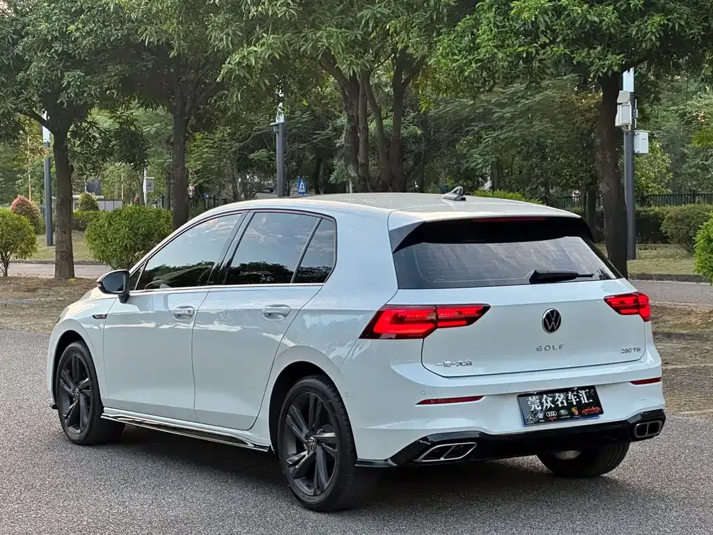 Volkswagen Golf 2024 из CN, фото 6