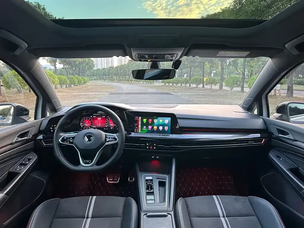 Volkswagen Golf 2024 из CN, фото 8