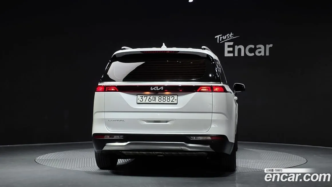 Kia Carnival — фото 10