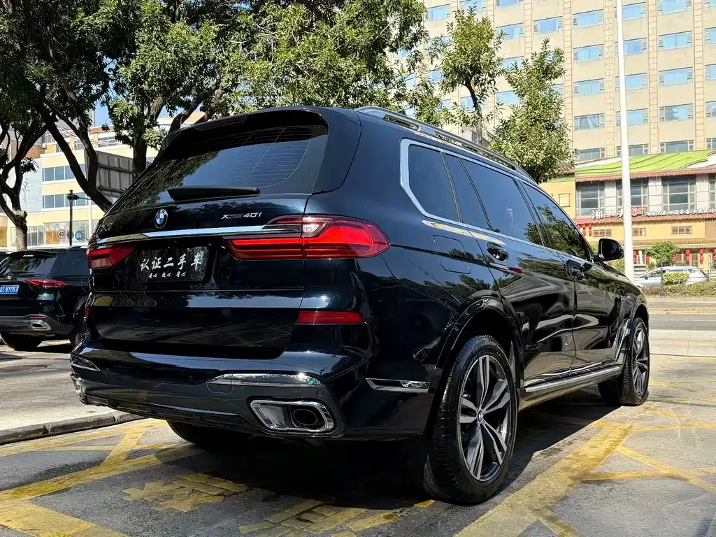 BMW X7 — фото 9