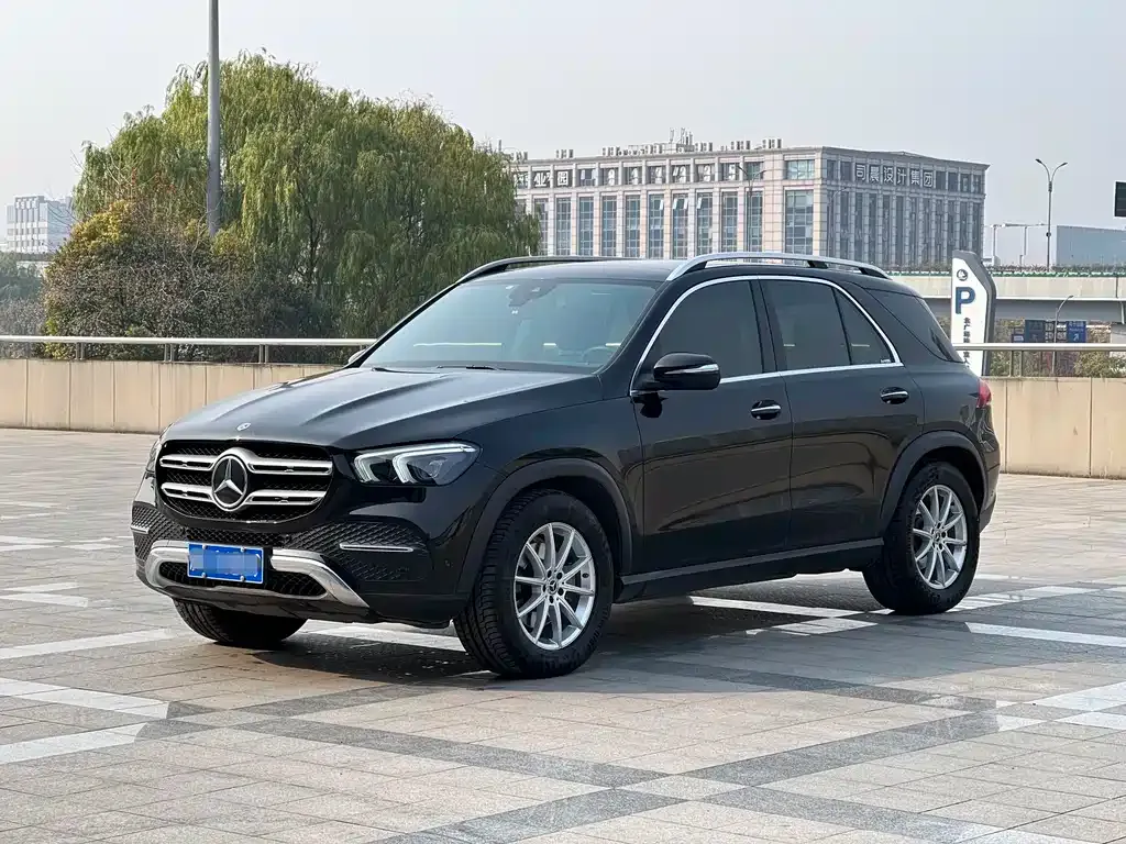 Mercedes-Benz GLE — фото 1
