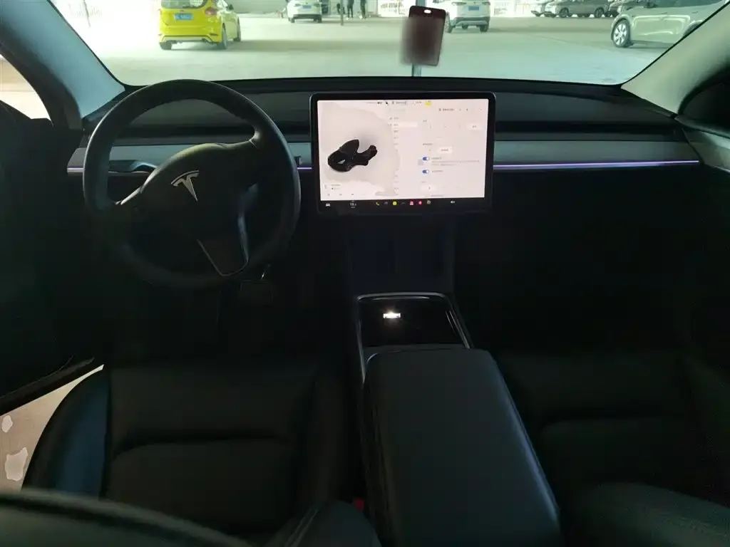 Tesla Model Y — фото 2