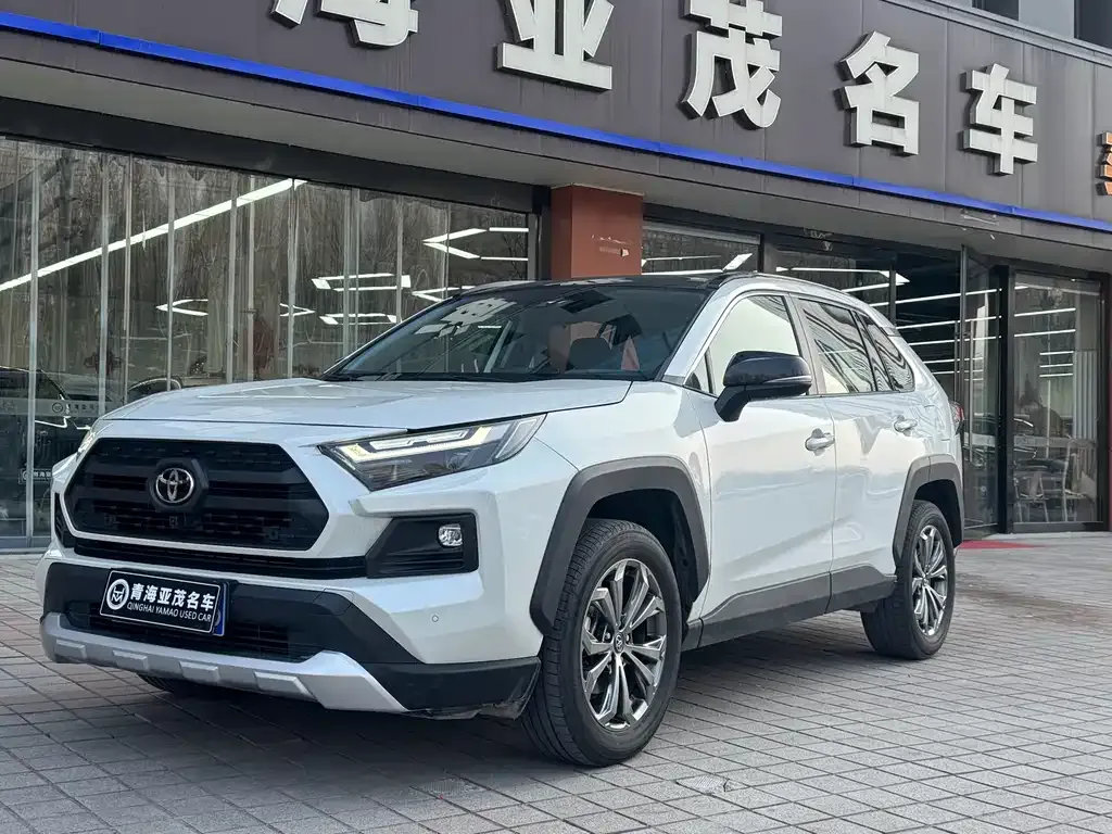 Toyota RAV4 2024 из CN, фото 1