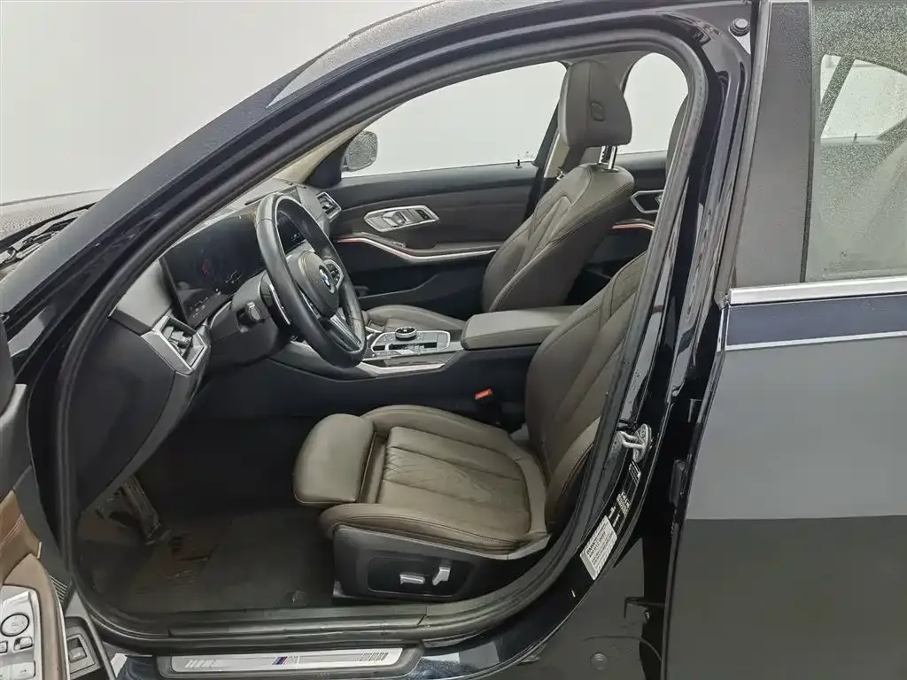 BMW 3 Series 2023 из CN, фото 10