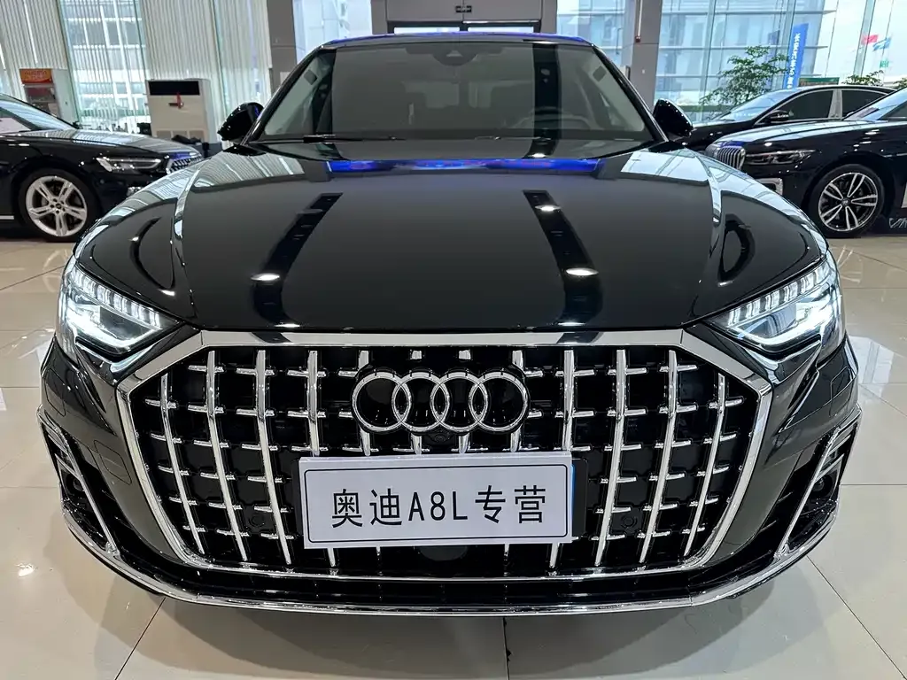 Audi A8 — фото 6