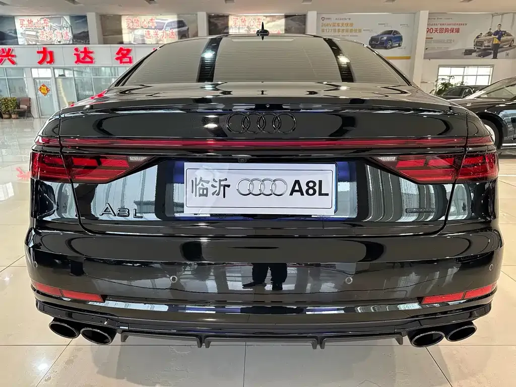 Audi A8 — фото 3