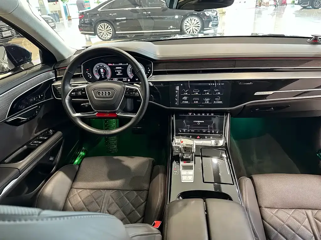 Audi A8 — фото 9