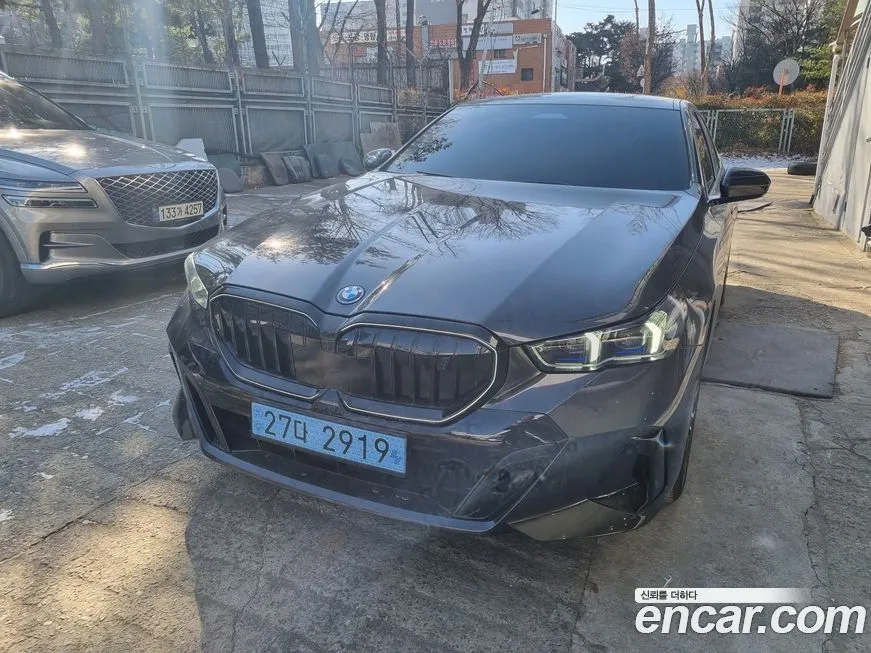 BMW i5 — фото 1