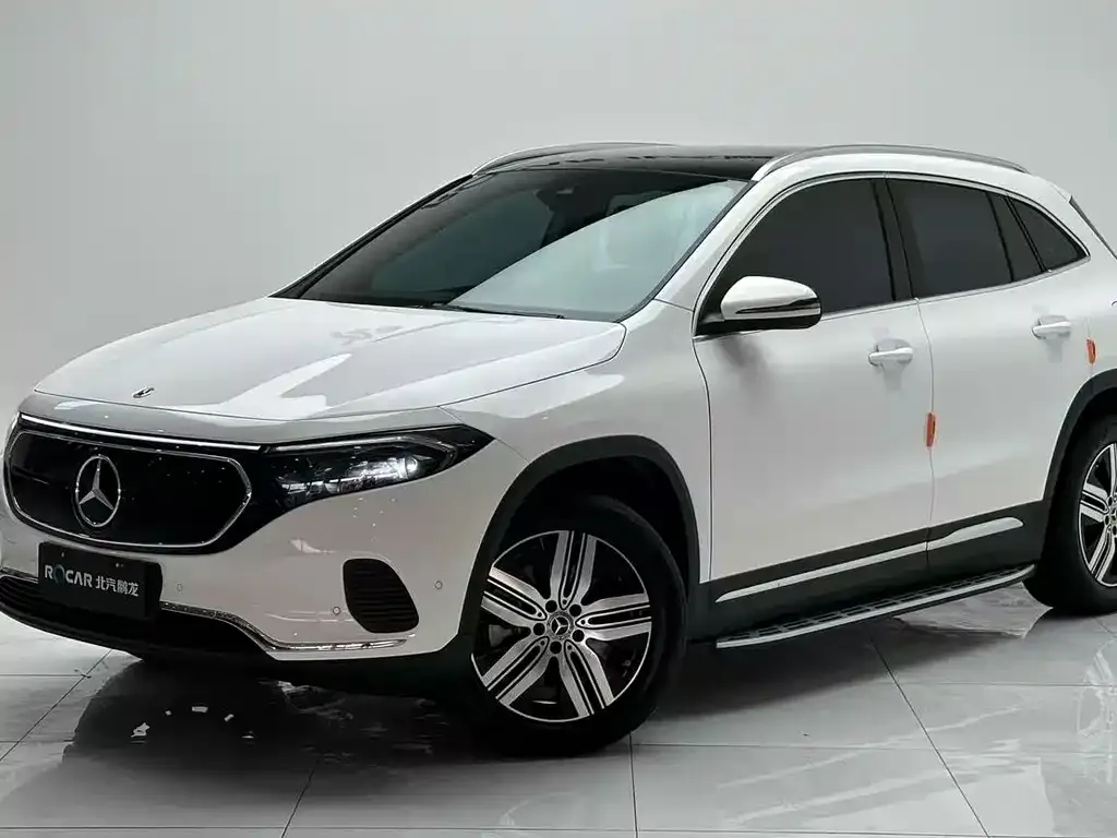 Mercedes-Benz EQB — фото 1