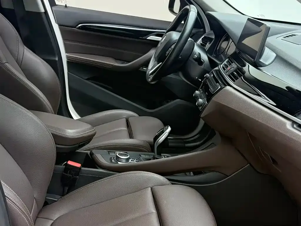 BMW X1 2021 из CN, фото 10