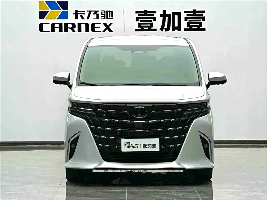 Toyota Alphard — фото 4