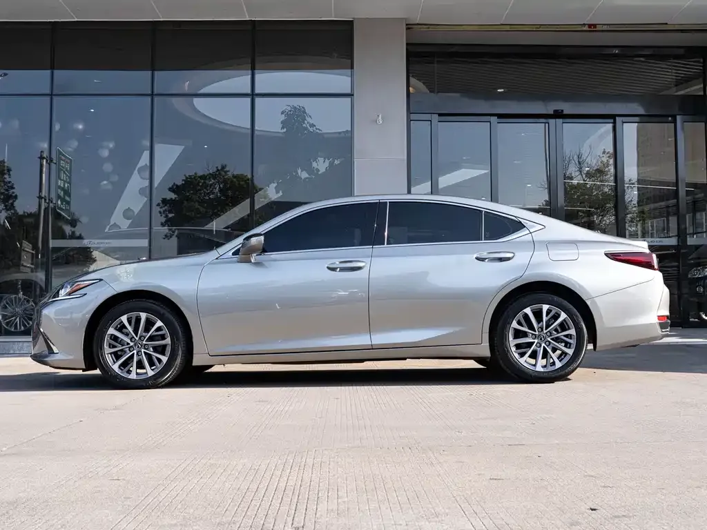 Lexus ES — фото 5