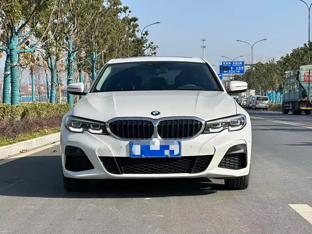BMW 3 Series 2021 из CN, фото 2