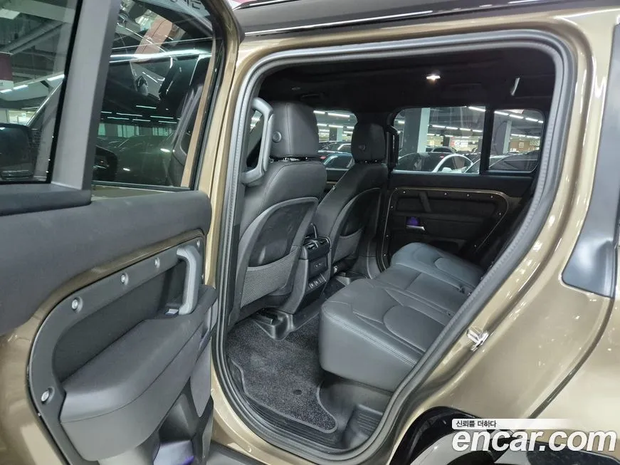 Land Rover Defender 2025 из KR, фото 10