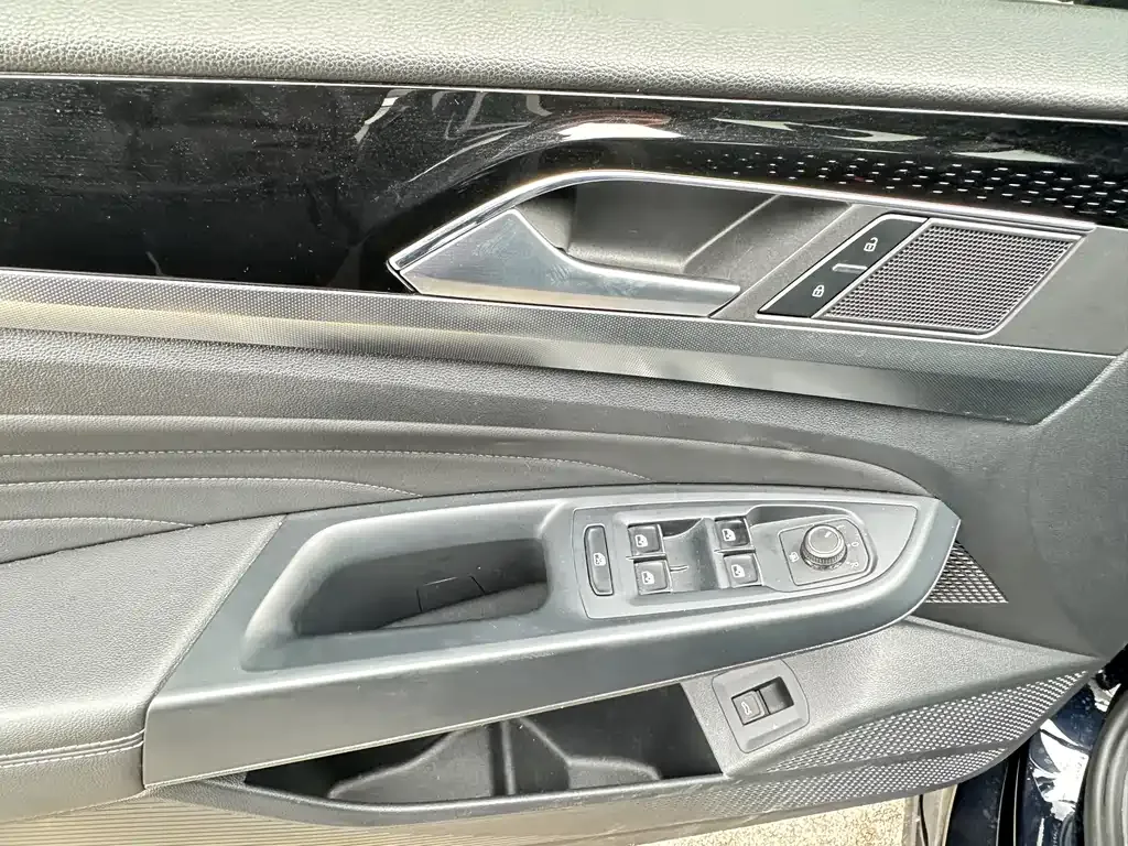 Volkswagen Passat — фото 10